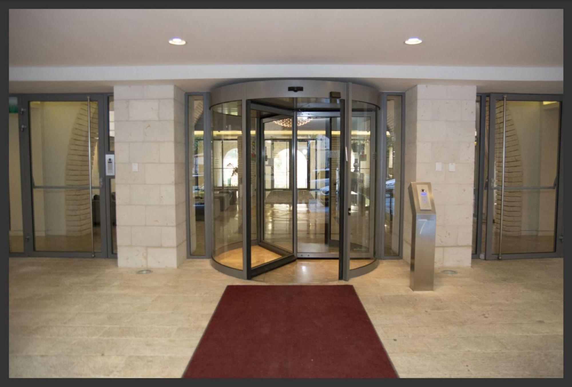 Kook Isrentals - Aparthotels In City Center Jerusalem Ngoại thất bức ảnh